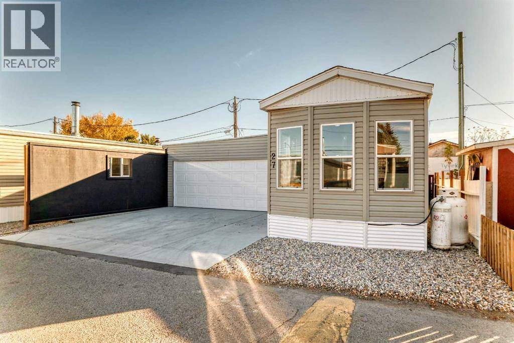 Calgary, AB T2B1M7,27, 2106 50 Avenue SE