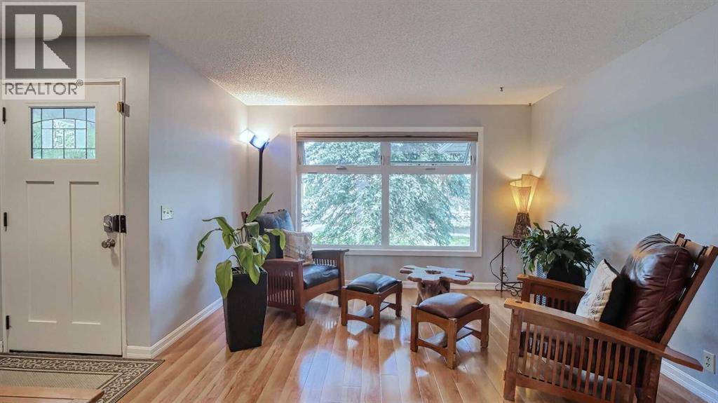 Calgary, AB T2W4Z5,123 Woodsman Lane SW