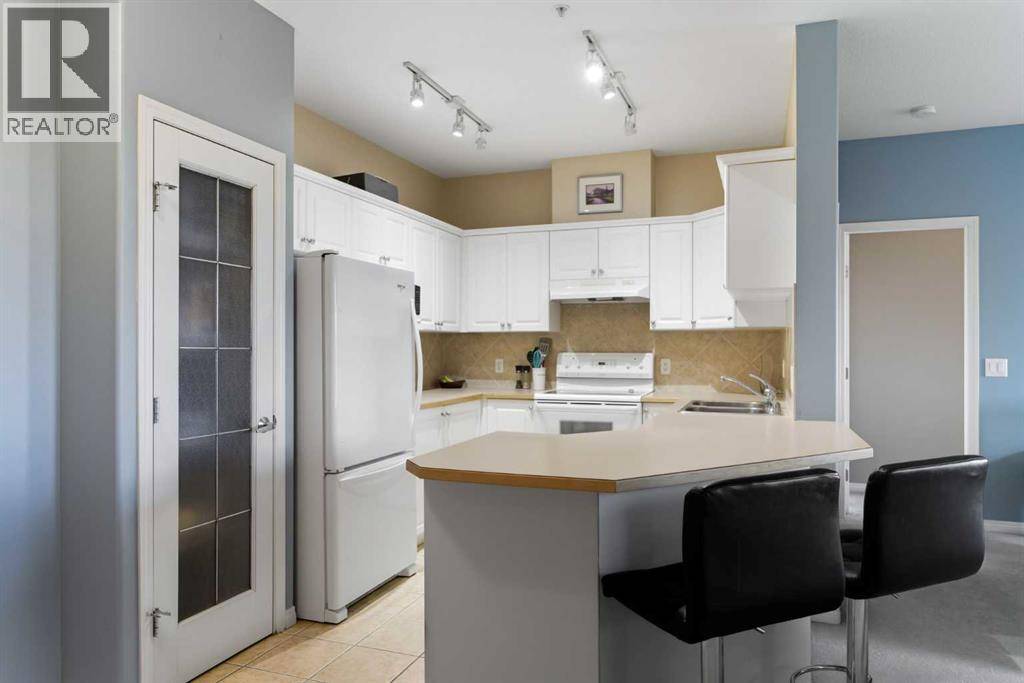 Calgary, AB T2J7H6,1320, 1320 Lake Fraser Green SE