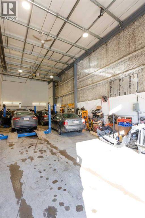 Red Deer, AB T4P2V5,2, 8121 49 AvenueClose