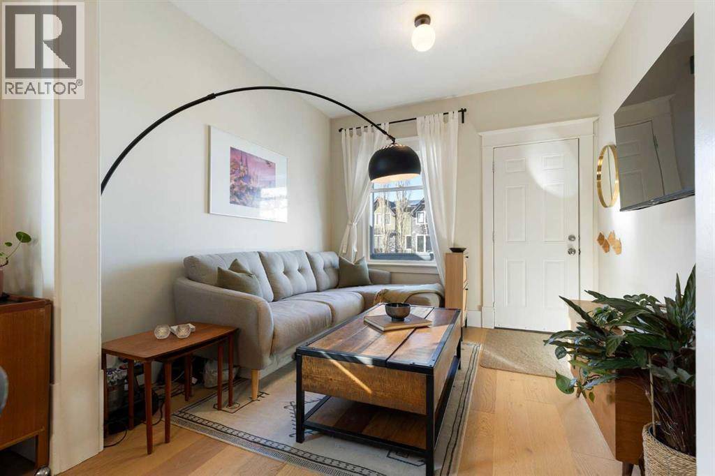 Calgary, AB T2M0T4,317 18 Avenue NW