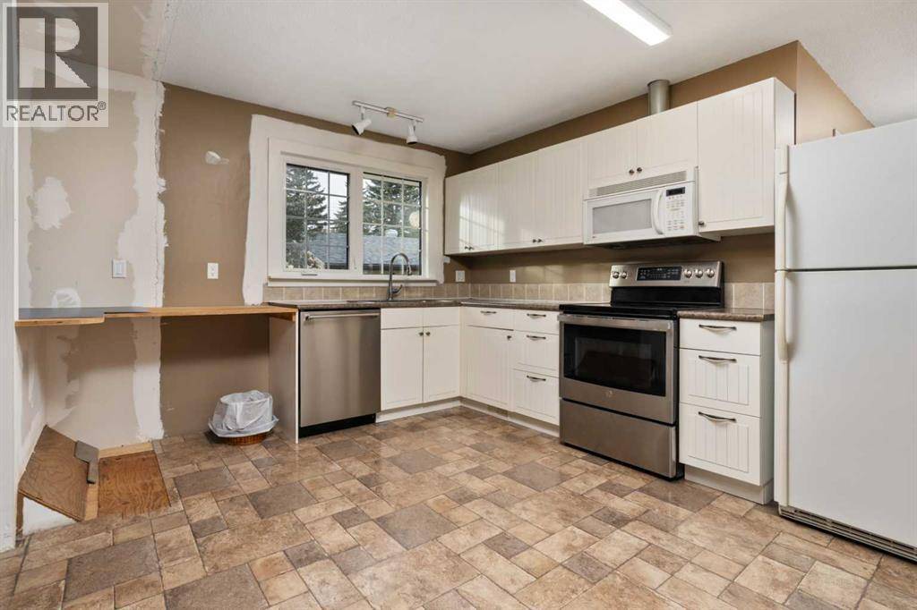 Camrose, AB T4V0C8,6505 45A Avenue