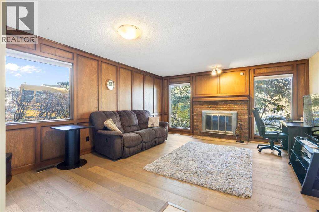 Calgary, AB T3G1J8,339 Ranchview Place NW