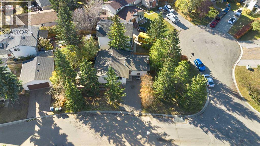 Calgary, AB T3G1J8,339 Ranchview Place NW