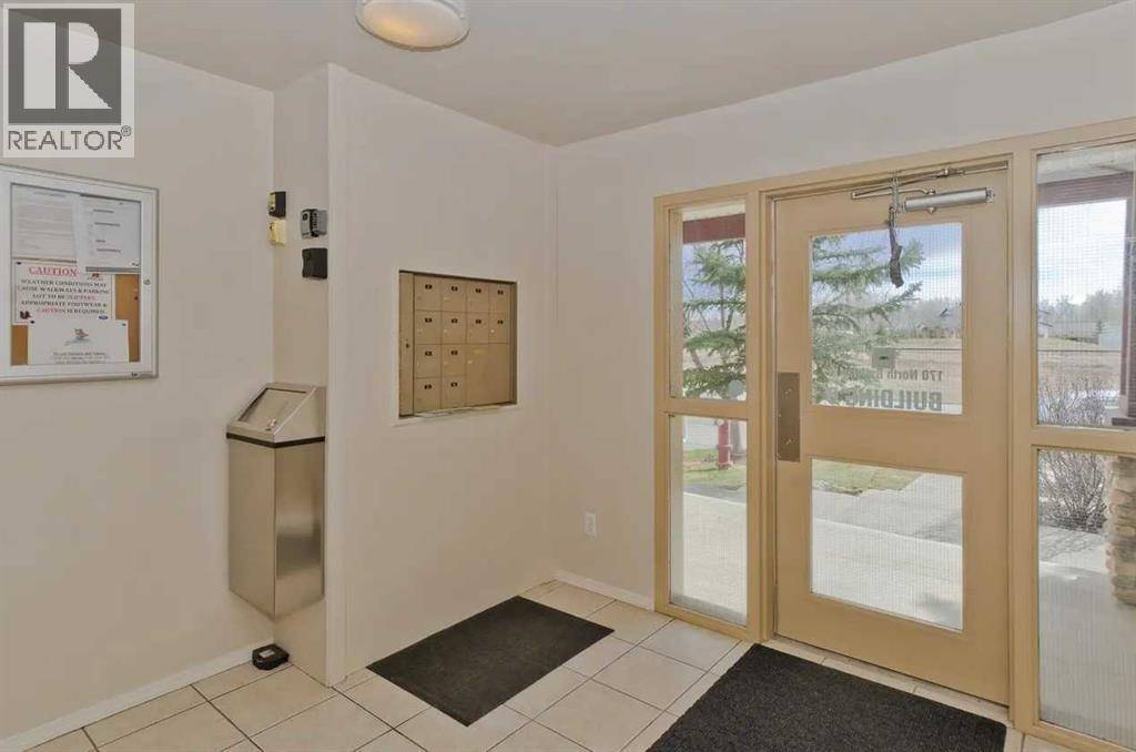 Okotoks, AB T3H0E5,17, 170 N Railway Street