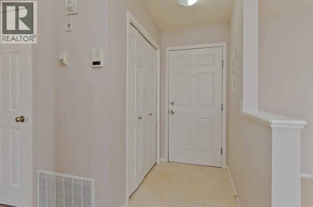 Okotoks, AB T3H0E5,17, 170 N Railway Street