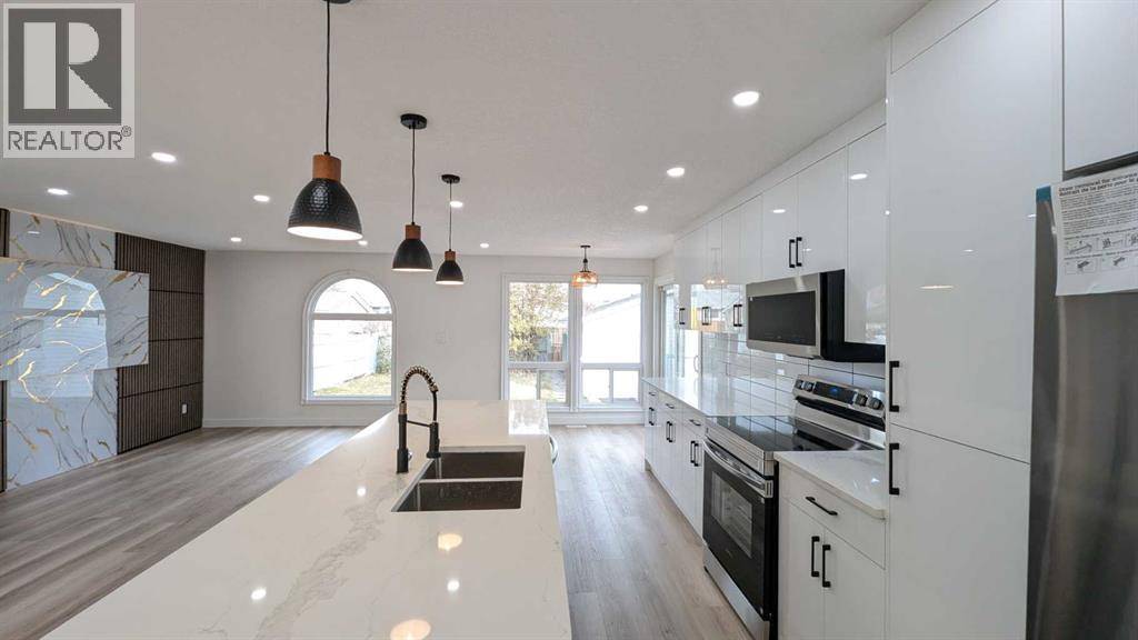 Calgary, AB T2V3A5,4 Harvey Place SW