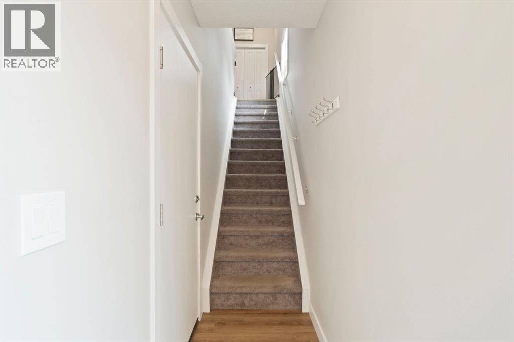 Calgary, AB T3M3A6,19640 40 Street SE