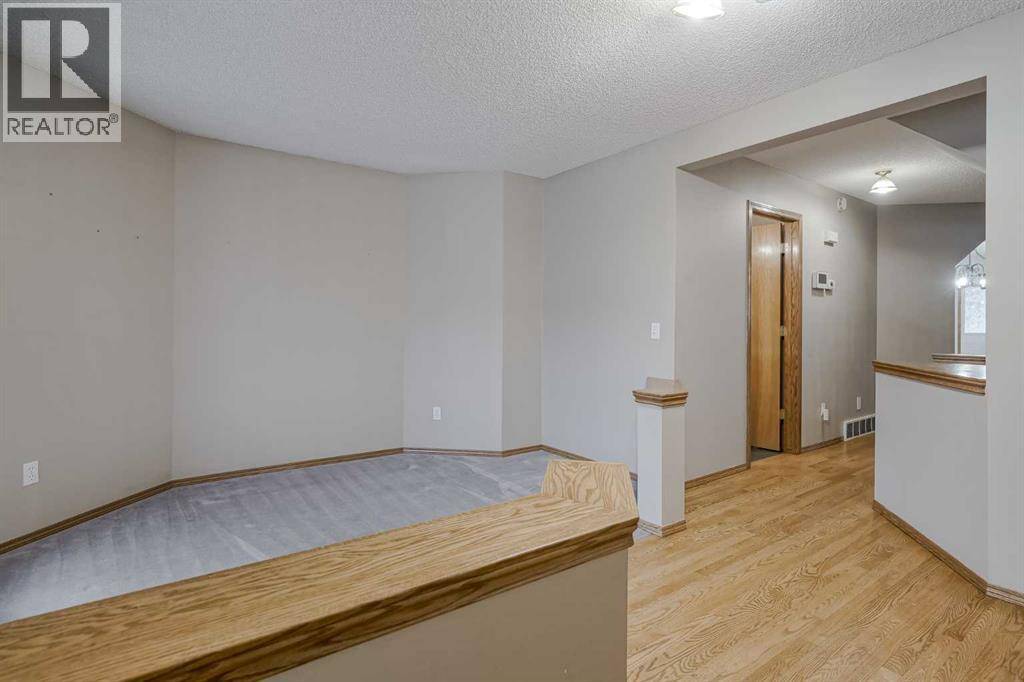 Calgary, AB T2Z2M8,270 Douglas Glen Court SE