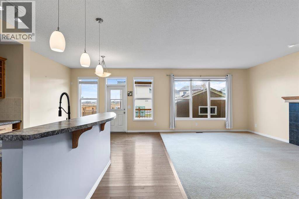 Calgary, AB T2Z4X6,1043 Copperfield Boulevard SE