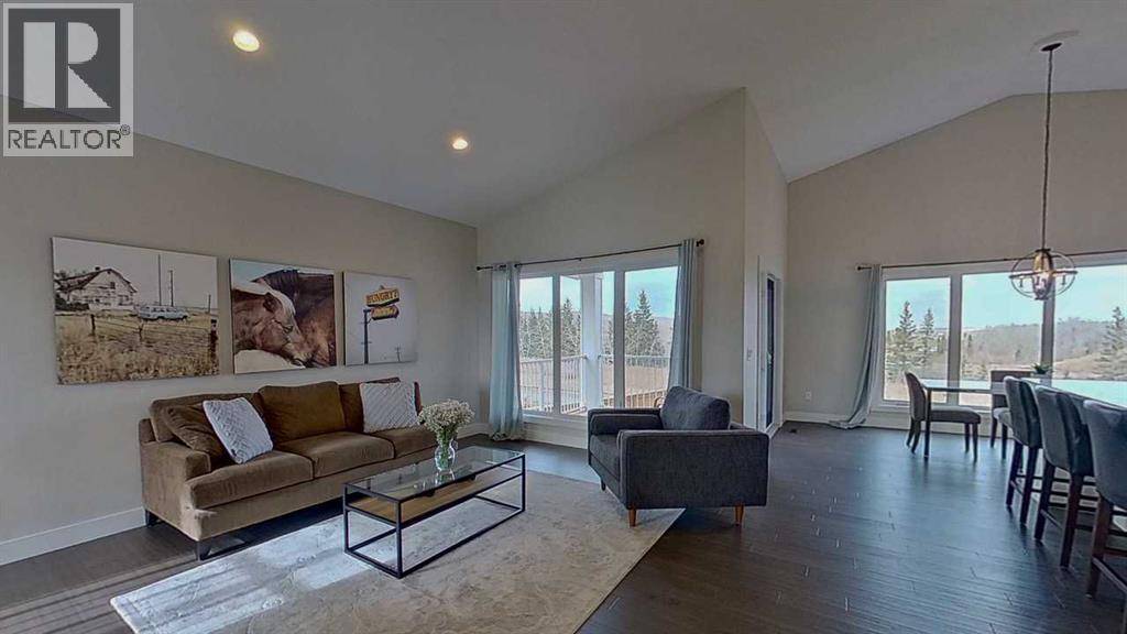 Diamond Valley, AB T0L0H0,130 Riverwood Crescent SW