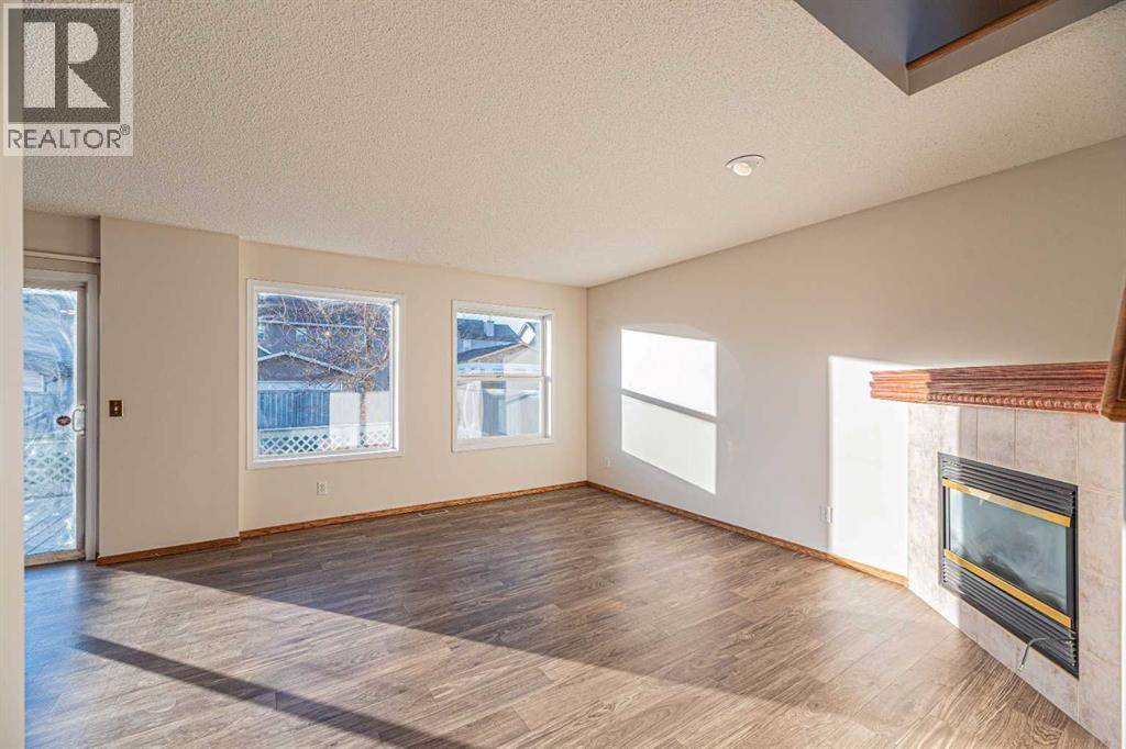 Calgary, AB T3J4H6,28 Martha's Meadow Place NE