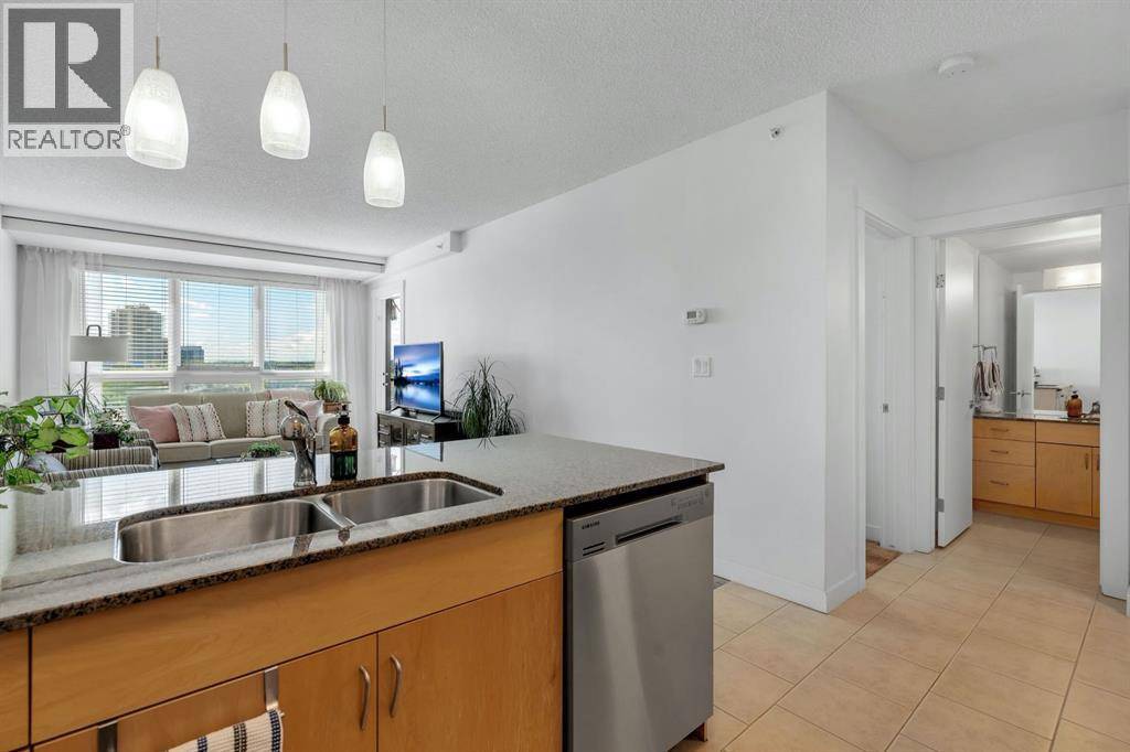 Calgary, AB T2V2W3,606, 8880 Horton Road SW