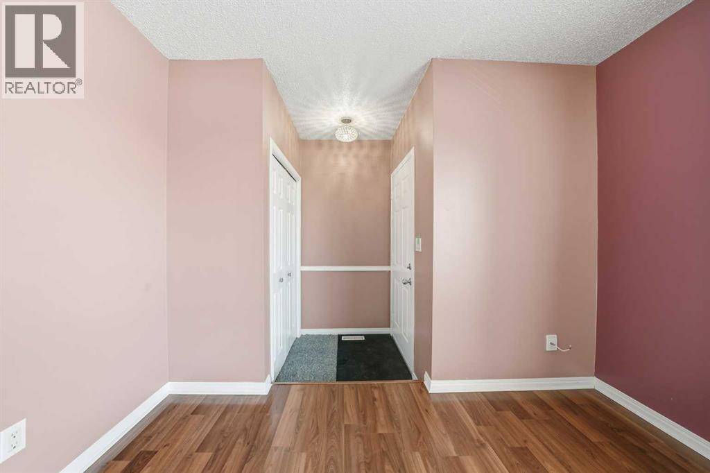 Red Deer, AB T4R1W2,106 Denovan Crescent