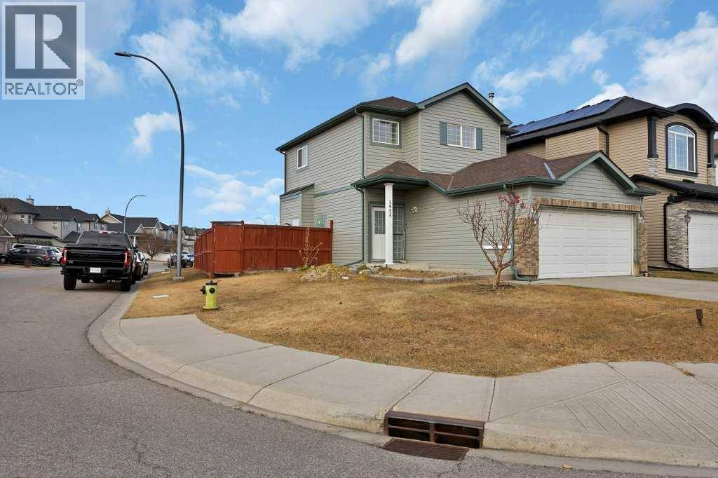 Calgary, AB T3J4M1,5934 Saddlehorn Drive NE