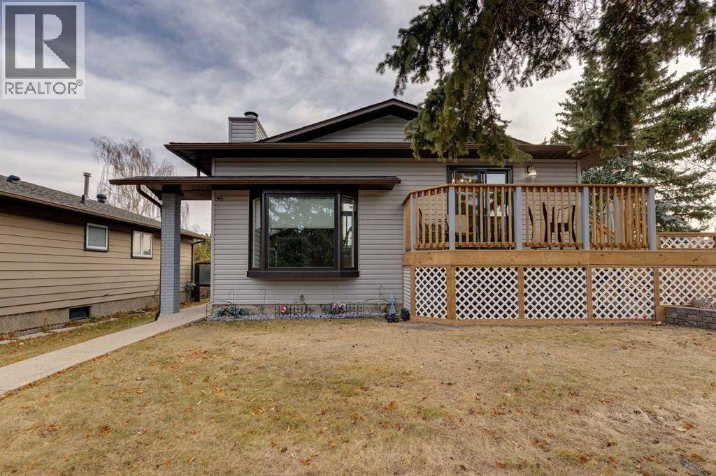 Calgary, AB T3K1H4,55 Bermuda Place NW