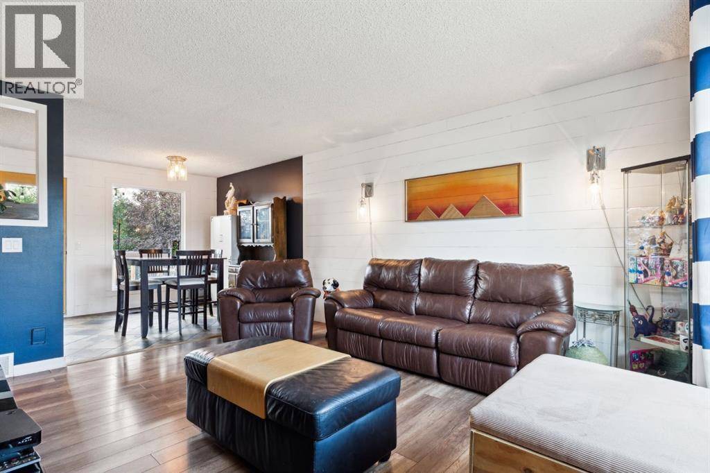 Calgary, AB T3J1J9,147 Falchurch Crescent NE