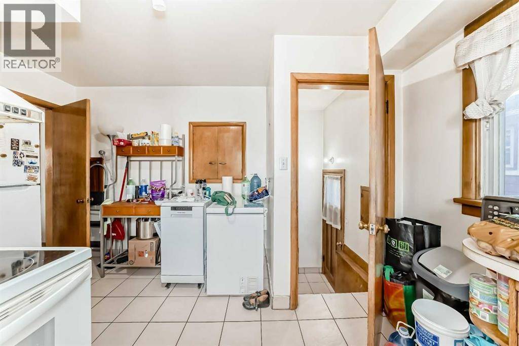 Calgary, AB T2E2G1,227 31 Avenue NE