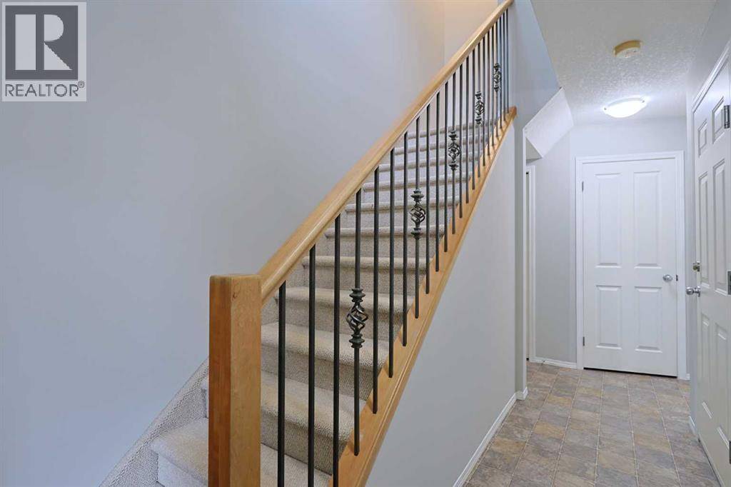 Calgary, AB T3K5X2,322 Country Village Cape NE