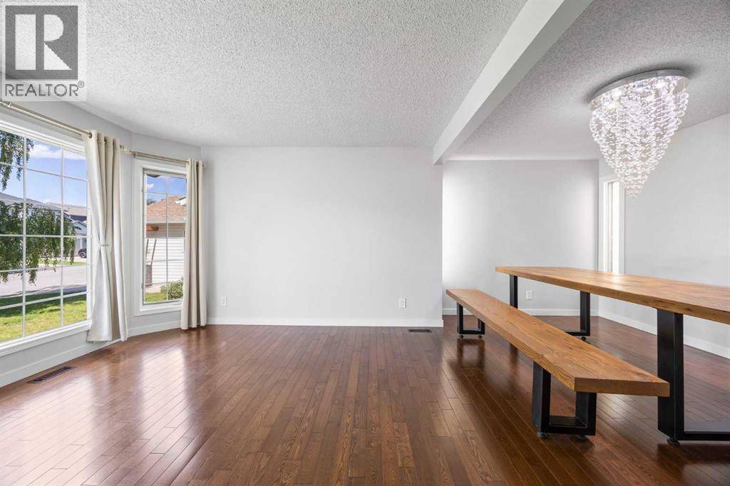 Calgary, AB T2C4C5,73 Riverview Close SE