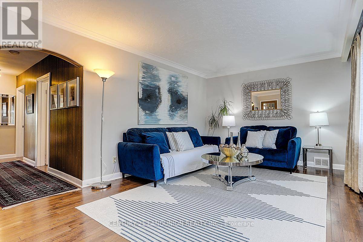 Toronto (willowdale East), ON M2N4Z4,223 WILLOWDALE AVENUE