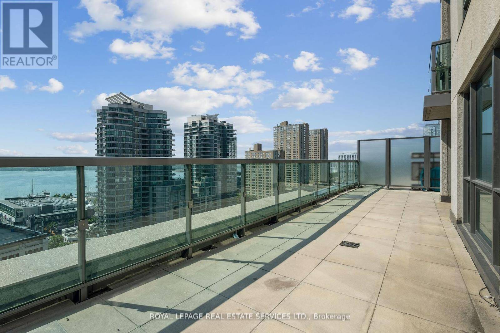 Toronto (waterfront Communities), ON M5J3A1,25 Lower Simcoe ST #1807