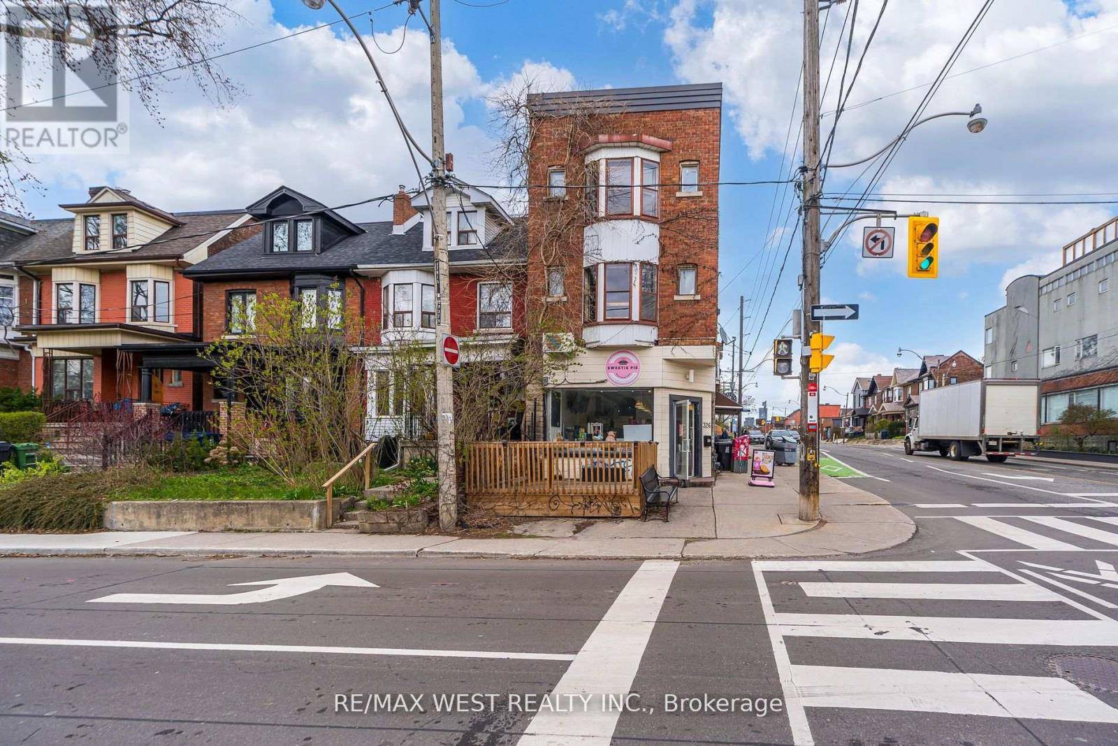 Toronto (palmerston-little Italy), ON M6G1H1,326 HARBORD STREET