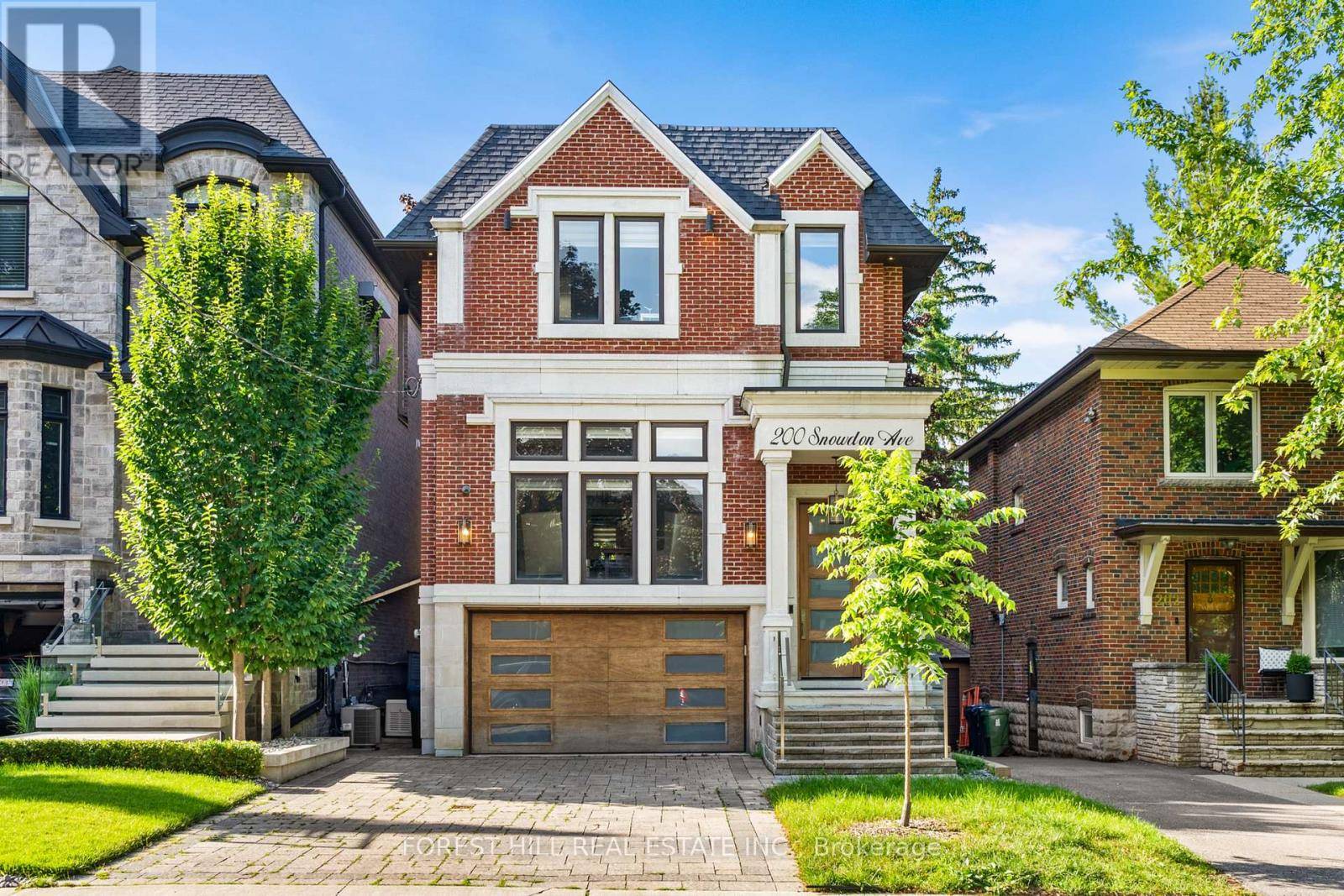 Toronto (lawrence Park North), ON M4N2B2,200 SNOWDON AVENUE