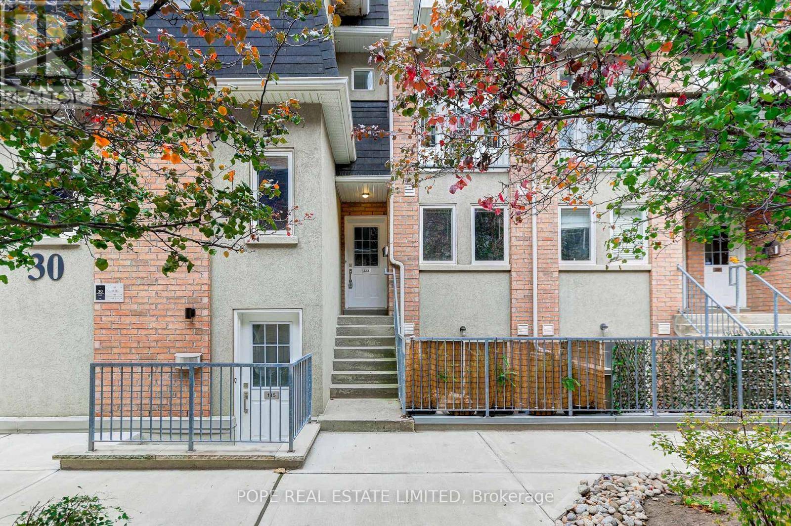 Toronto (dufferin Grove), ON M6P4J6,30 Merchant LN #223