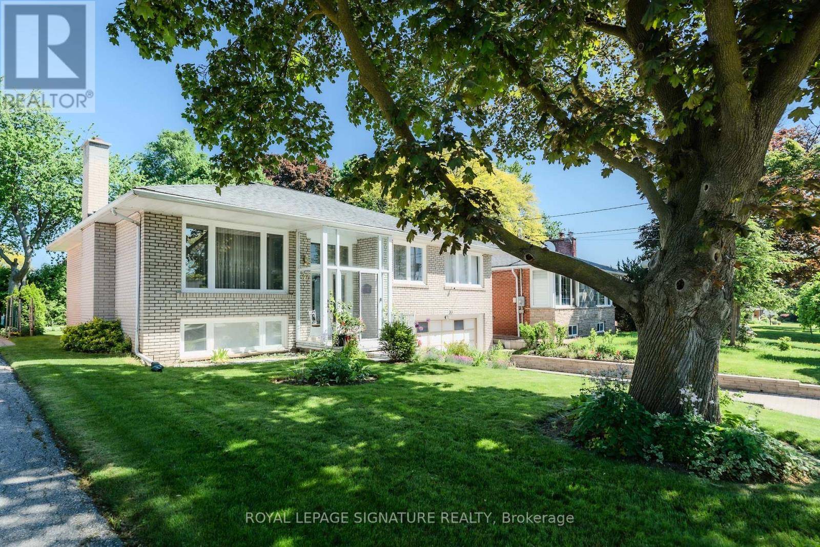 Toronto (bayview Village), ON M2K1Y2,33 Sumner Heights DR #Main