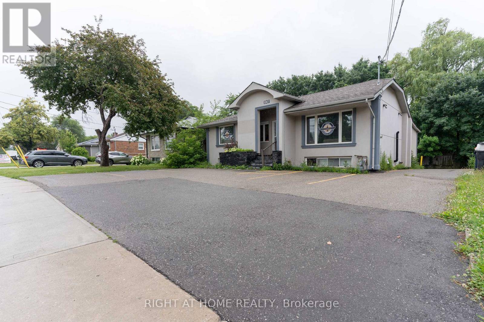 Toronto (willowdale West), ON M2R1M8,267 FINCH AVE WEST N