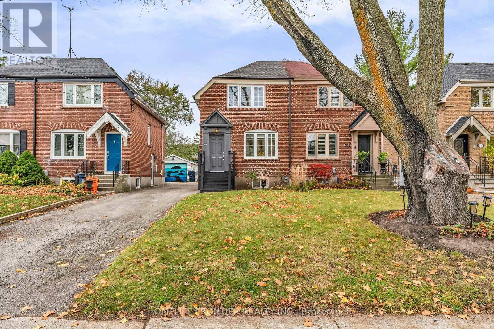 Toronto (leaside), ON M4G3X9,354 LAIRD DRIVE