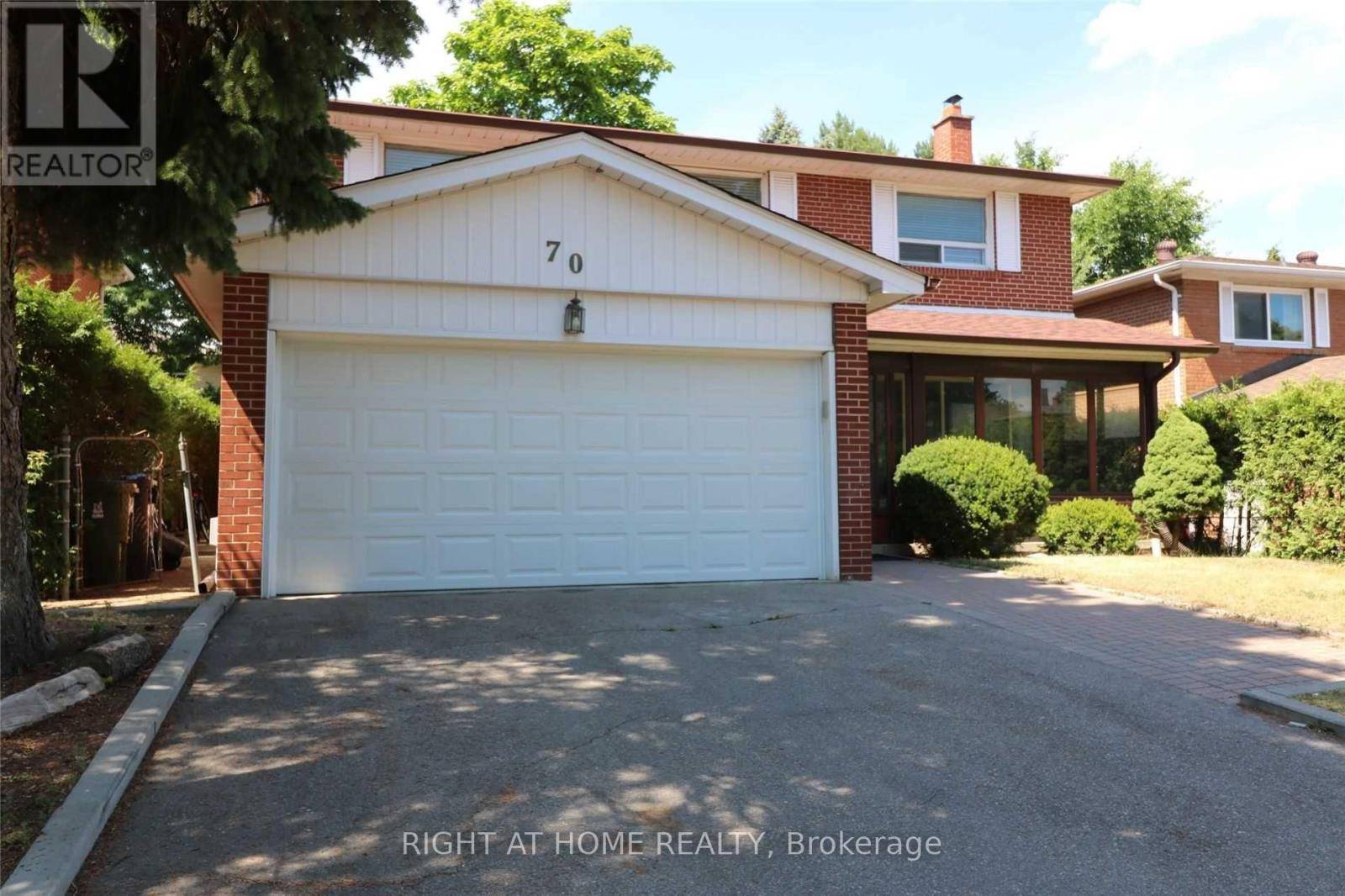 Toronto (bayview Woods-steeles), ON M2M2X9,70 BESTVIEW DRIVE