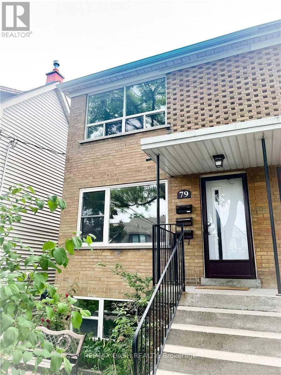 Toronto (wychwood), ON M6G3P8,79 Greensides AVE #Upper