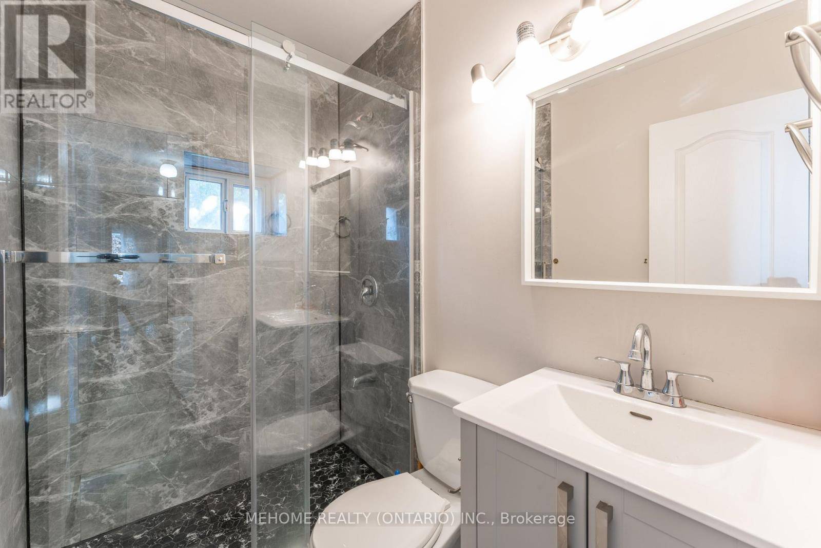 Toronto (university), ON M5S2L3,190 Major ST #2nd Fl