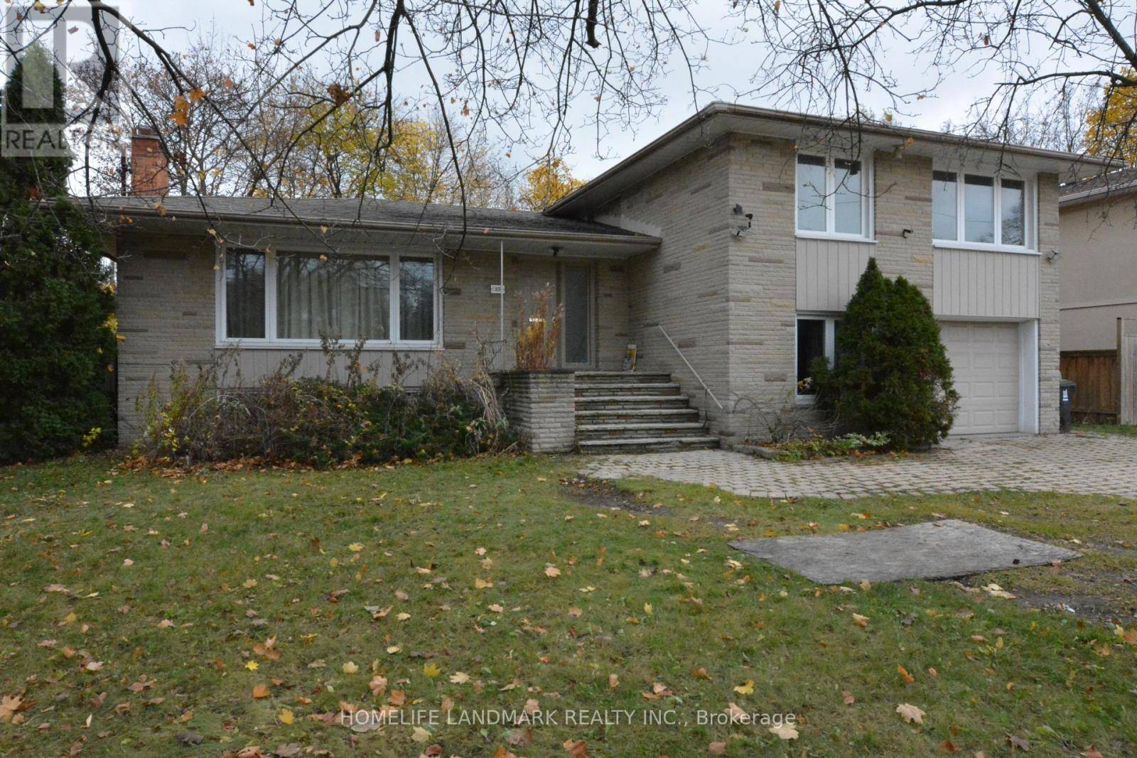 Toronto (bayview Village), ON M2K1M4,33 HAWKSBURY DRIVE