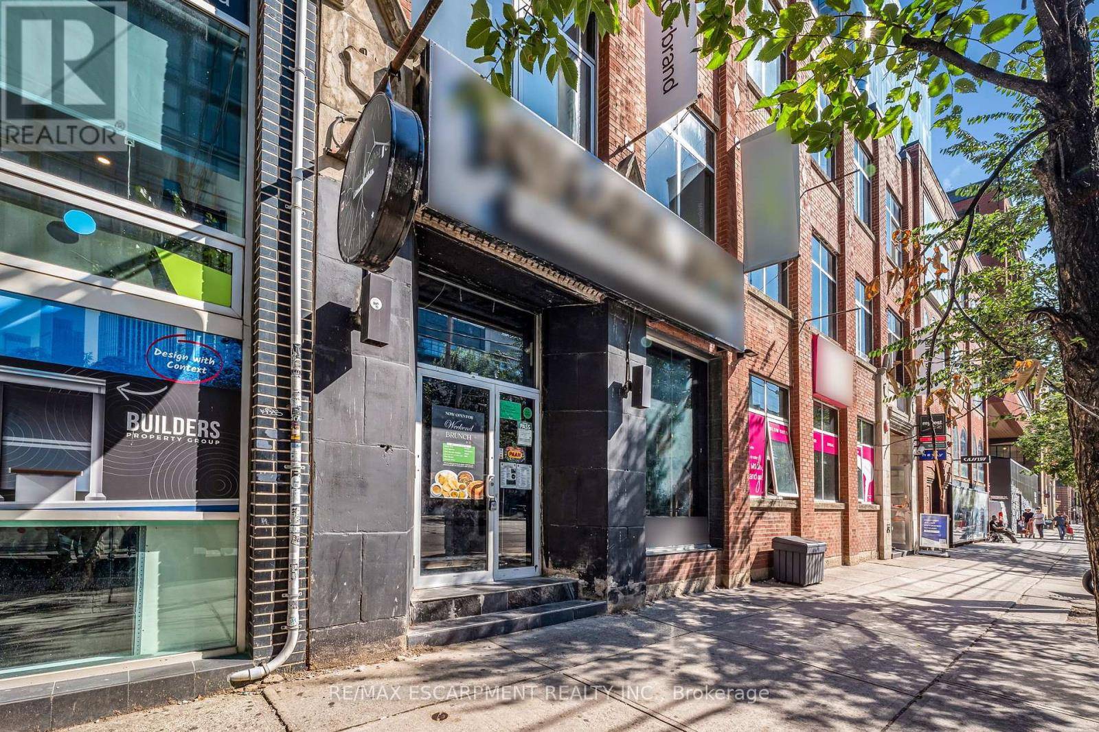 Toronto (waterfront Communities), ON M5V1M7,628 KING STREET W