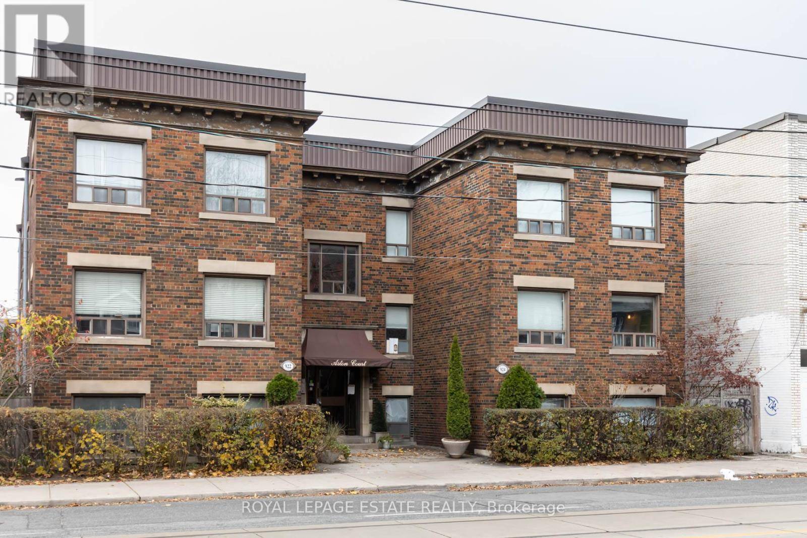 Toronto (annex), ON M5R3G5,922 Bathurst ST #19