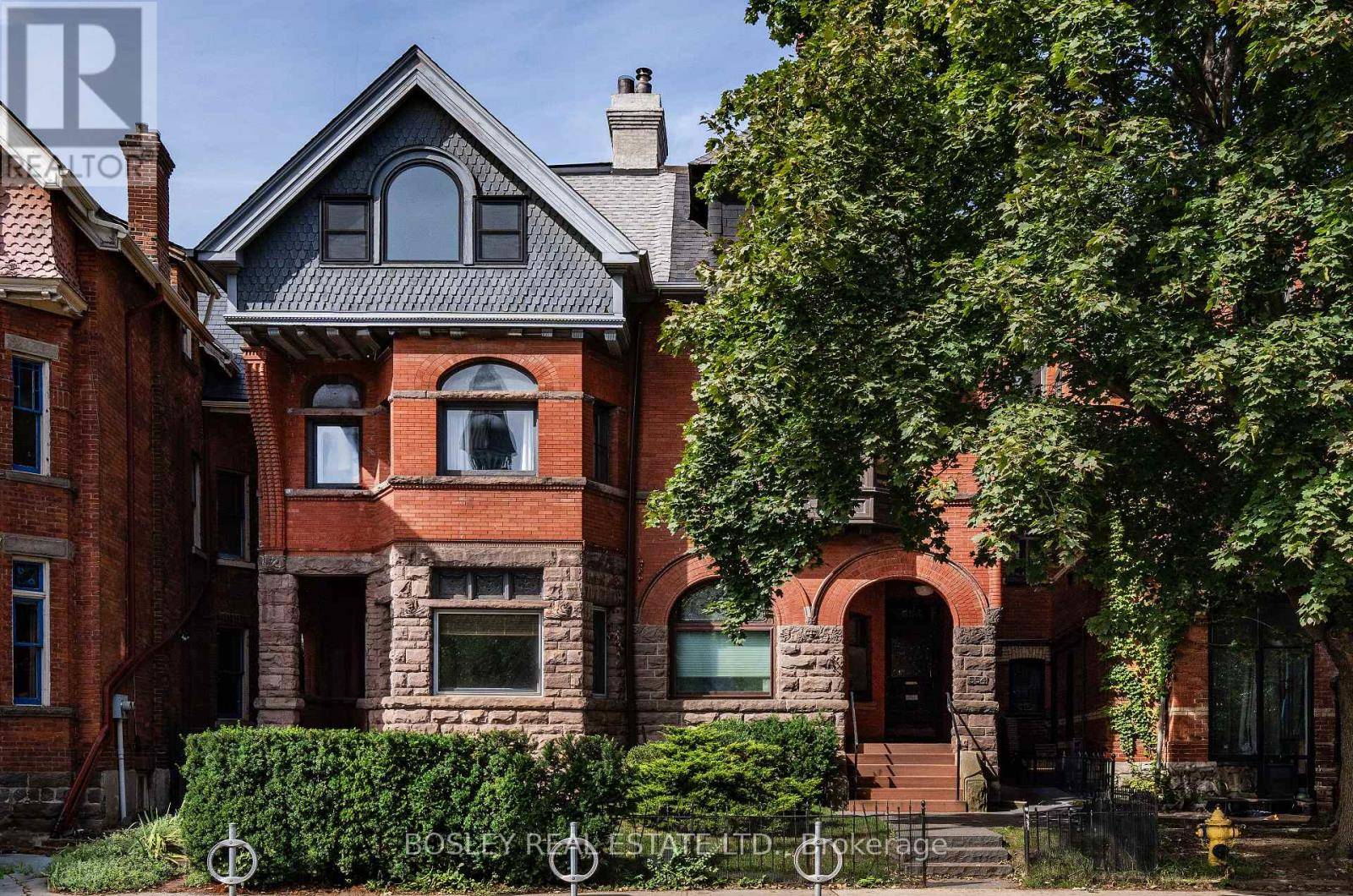 Toronto (university), ON M5S2J9,554 Spadina CRES #1