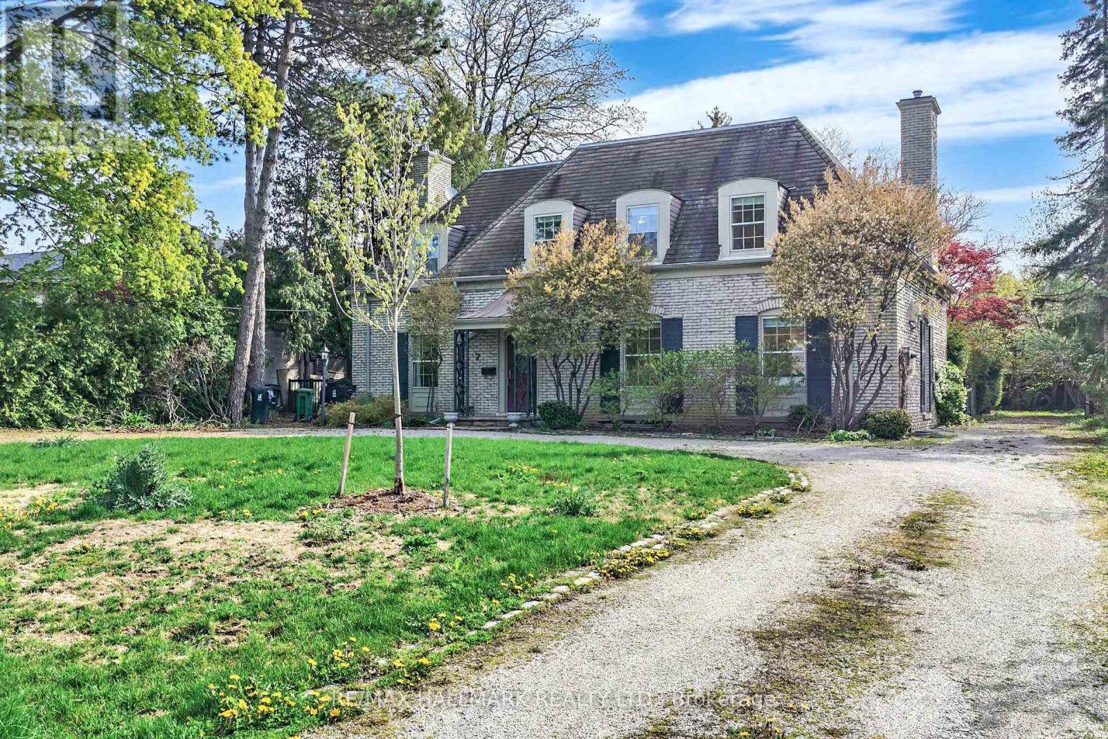 Toronto (st. Andrew-windfields), ON M2L2M4,7 GERALD STREET