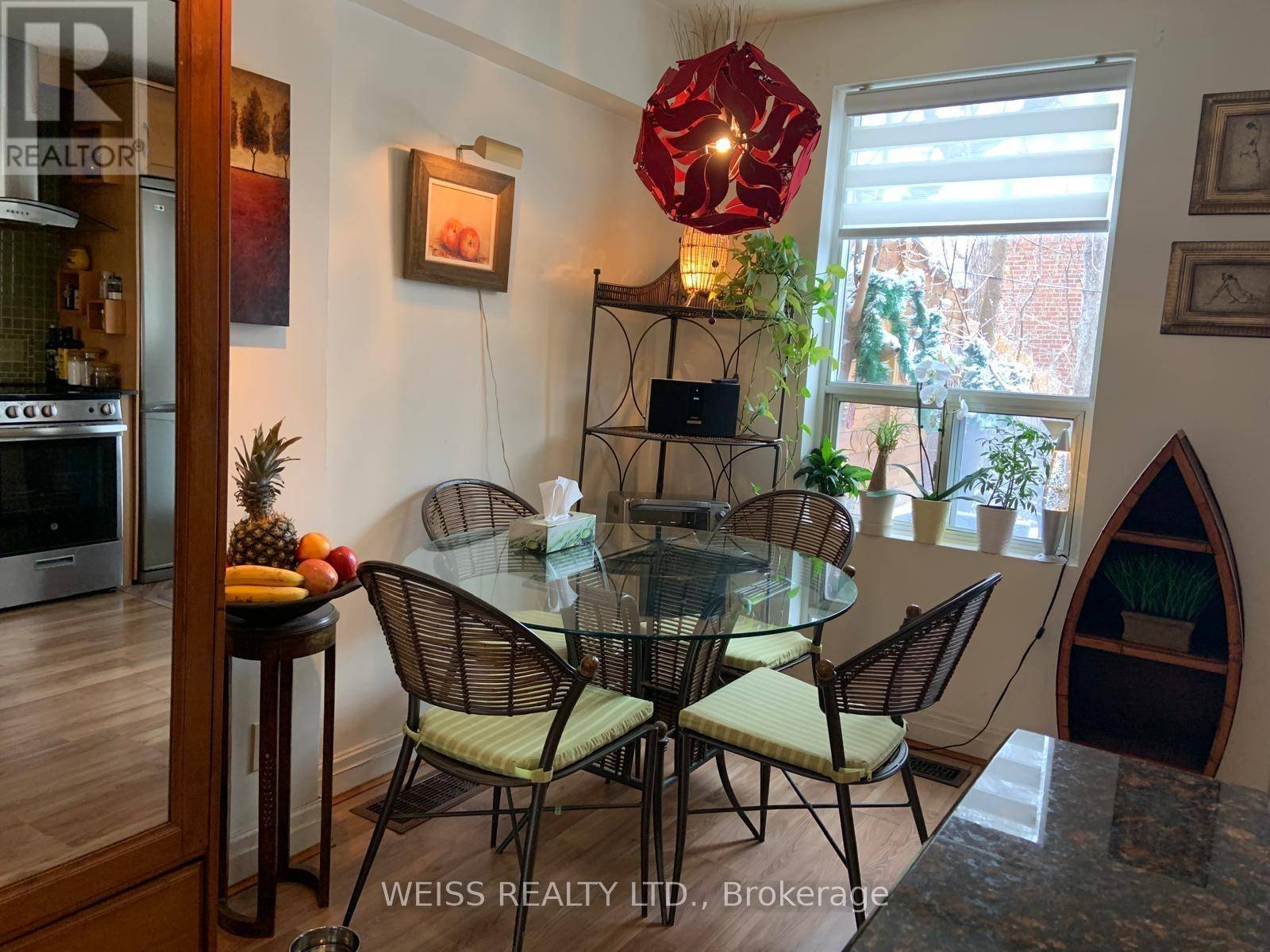 Toronto (englemount-lawrence), ON M6A2G1,3 KHEDIVE AVENUE