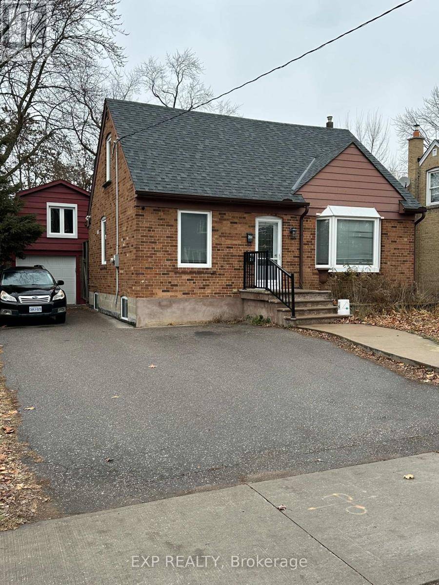 Toronto (newtonbrook West), ON M2M1L9,28 PLEASANT AVENUE