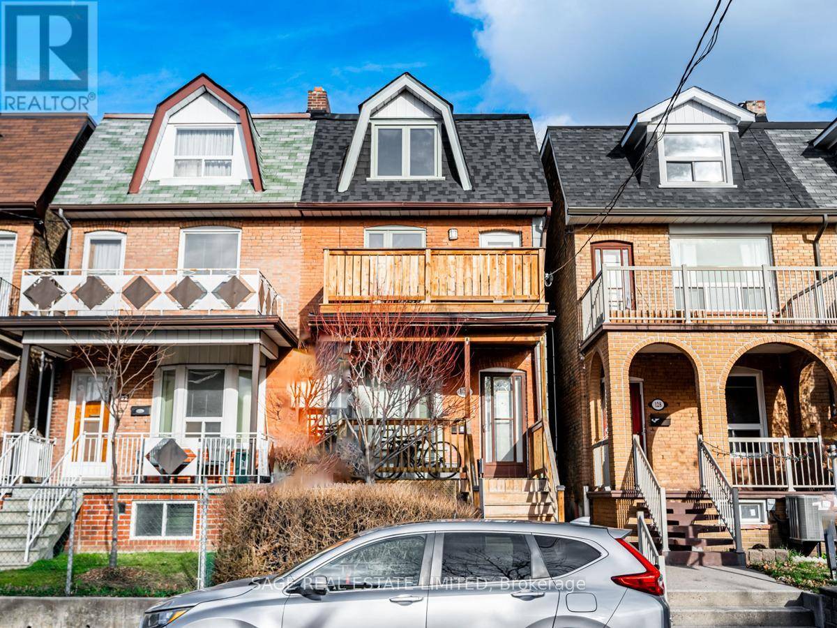 Toronto (wychwood), ON M6G2B1,130 Marchmount RD #Upper