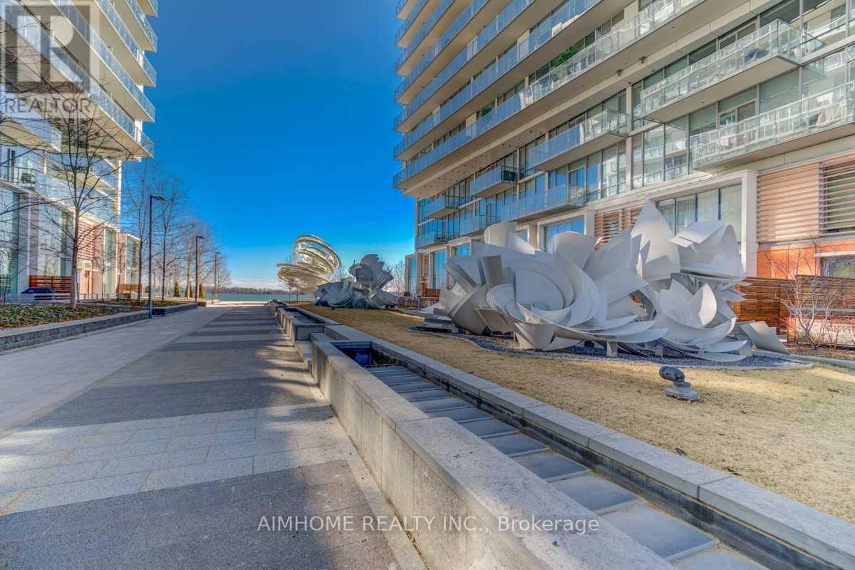 Toronto (waterfront Communities), ON M5E0A5,39 Queens Quay #Th 111