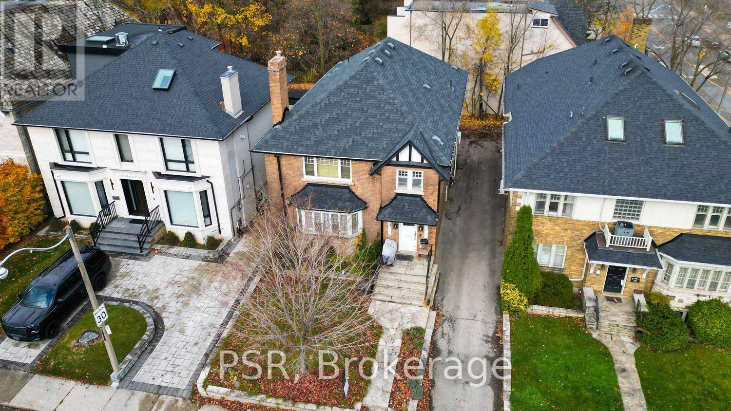 Toronto (forest Hill South), ON M5P1M2,4 HILLHOLM ROAD