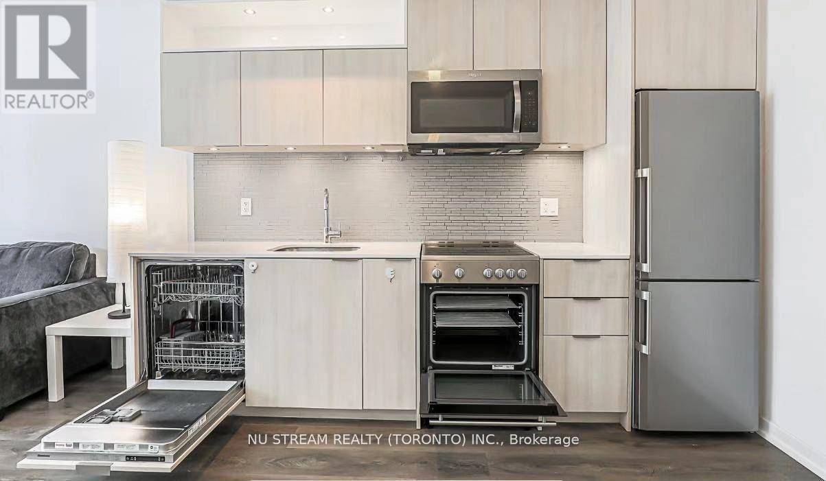 Toronto (henry Farm), ON M2J1M6,50 Forest Manor RD #317