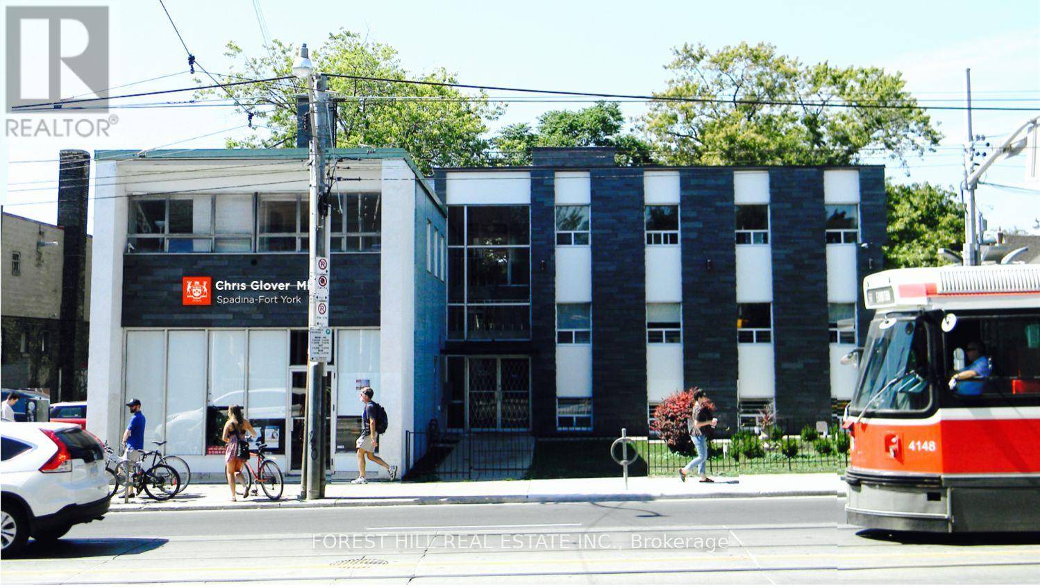 Toronto (trinity-bellwoods), ON M5T2R9,226 Bathurst ST #200