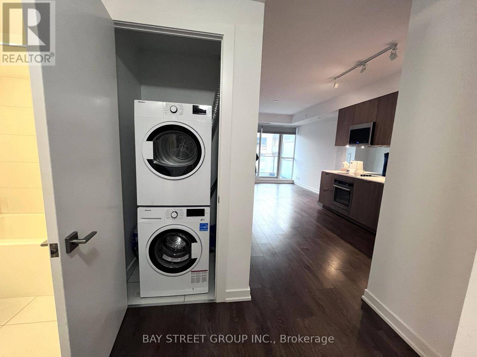 Toronto (yonge-st. Clair), ON M4V2K3,609 Avenue RD #805
