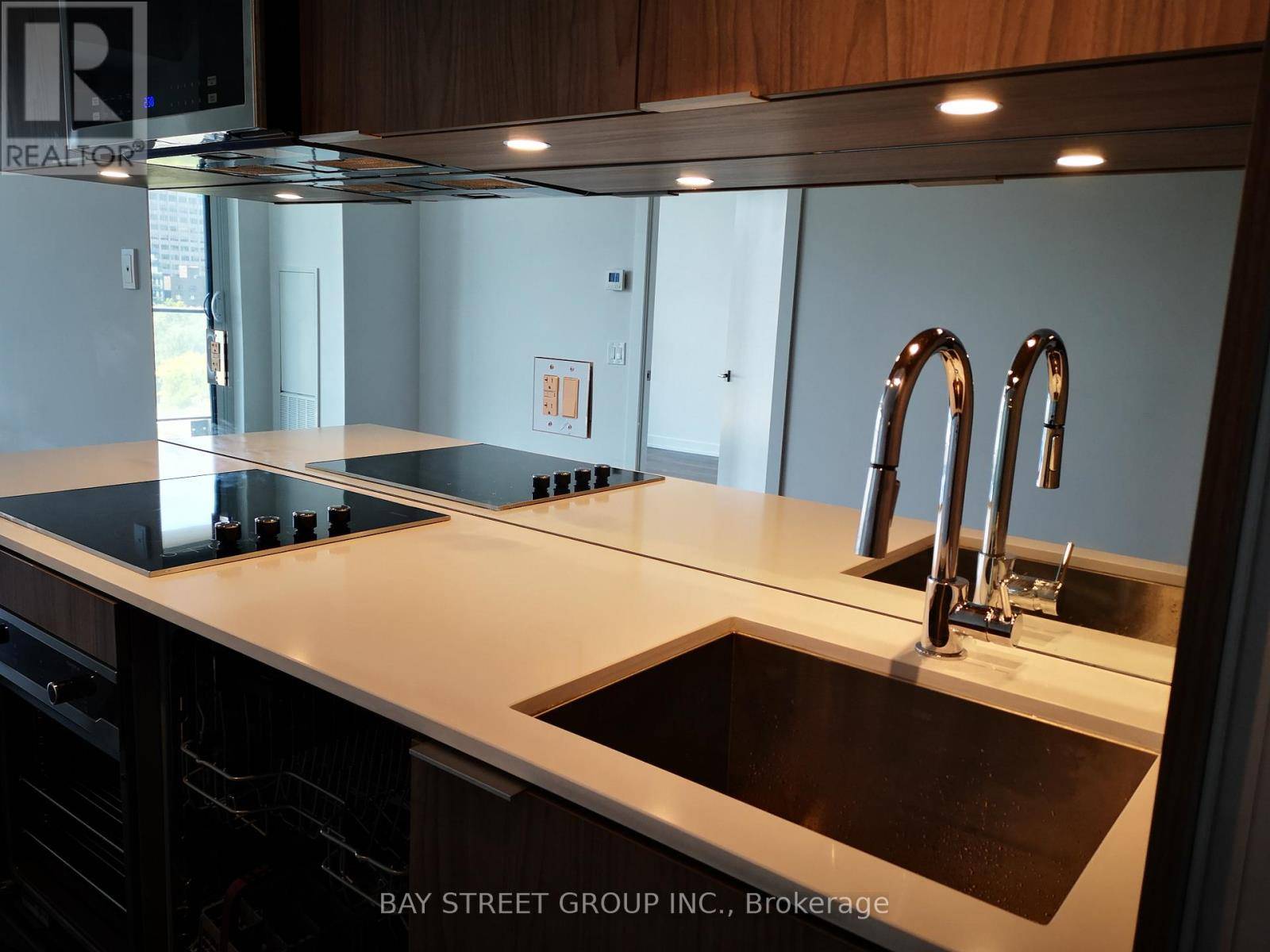 Toronto (yonge-st. Clair), ON M4V2K3,609 Avenue RD #805