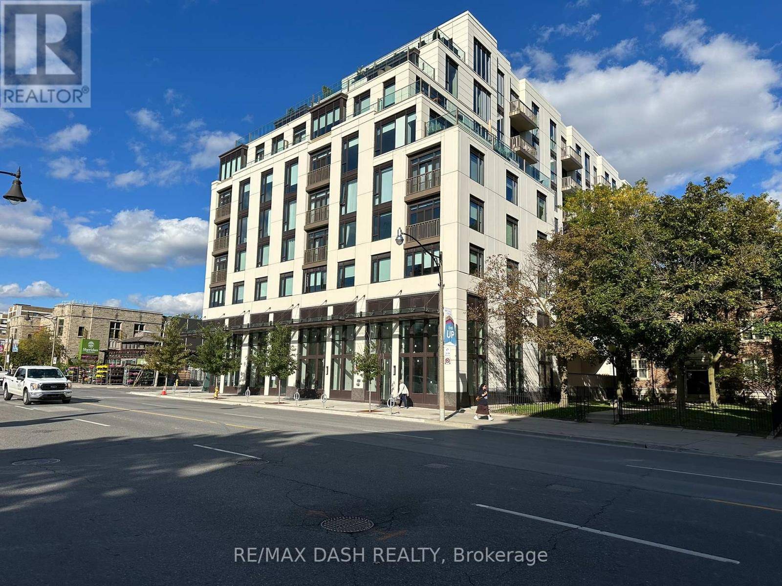 Toronto (lawrence Park South), ON M4N2H8,2781 Yonge ST #B